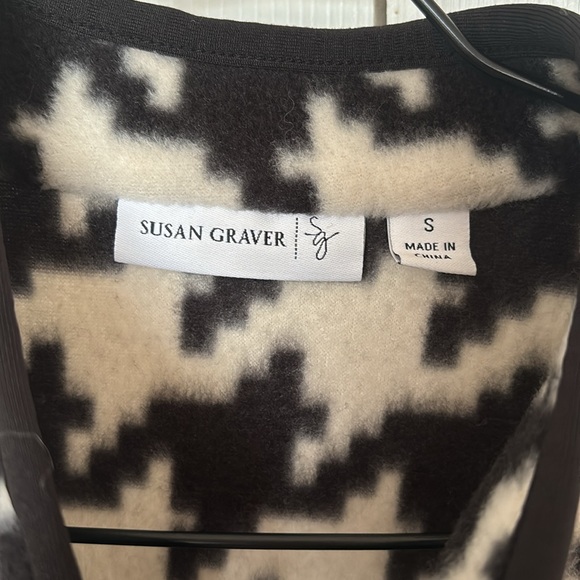 Vest - Picture 2 of 3